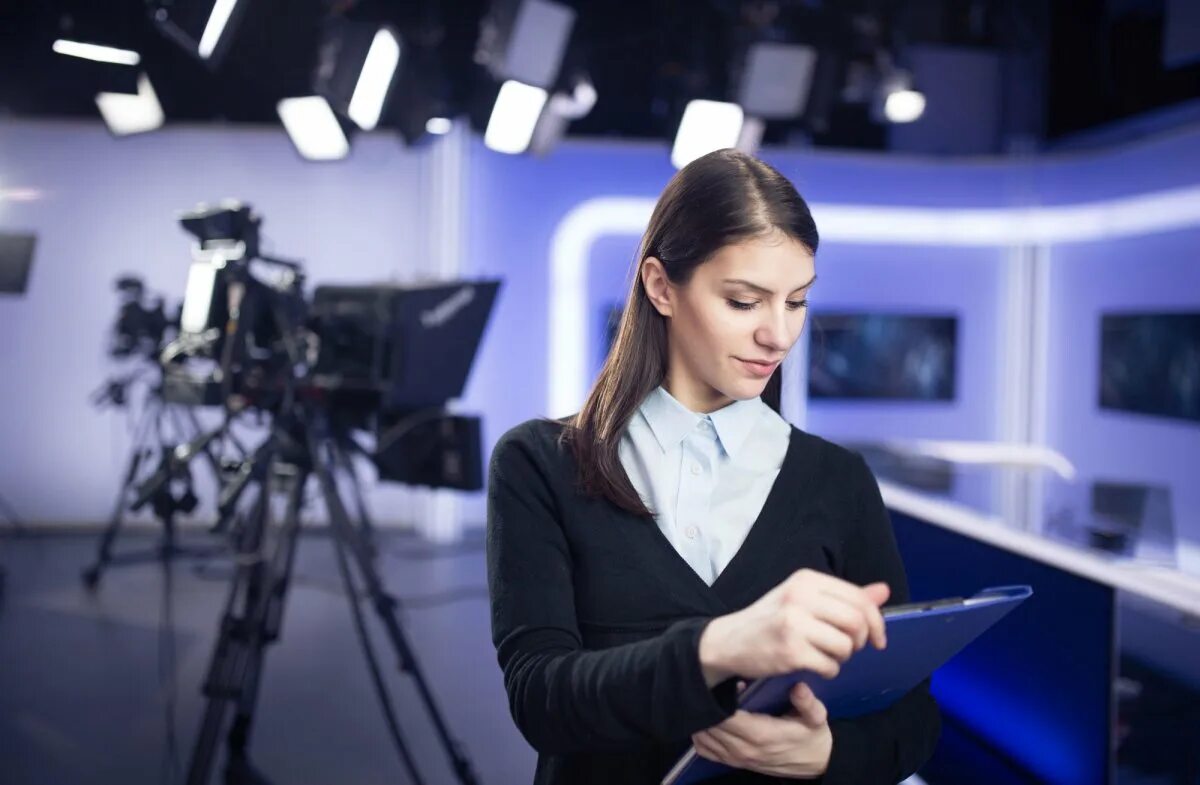 Березовская ведущая первого канала фото. Телеведущая александра новикова камчатка. Анна кастерова. Профессия ведущий. Телеведущие мария ситтель.