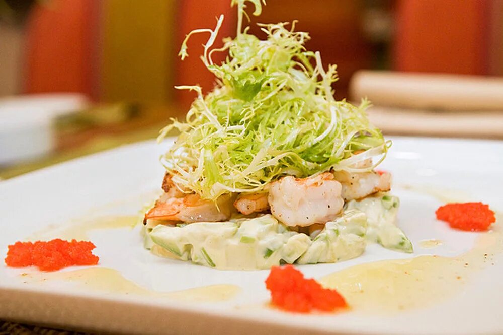 блюдо от шеф повара. салаты от шеф поваров ресторанов. фото салата атланта. европейские салаты. блюда в ресторане.