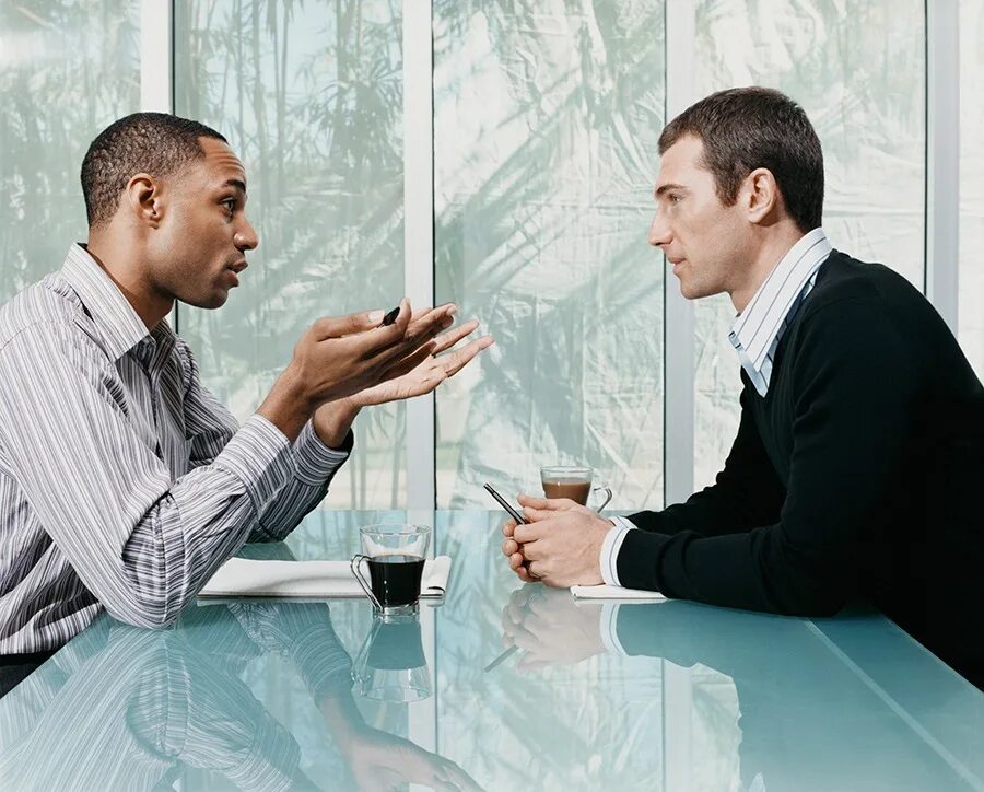 To talk to you because. Разговор людей. Разговор двух людей. Переговоры между двумя людьми. Переговоры двух людей.
