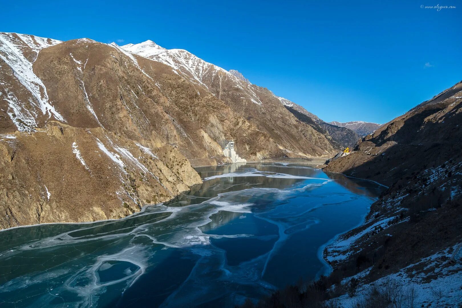 Зарамагскую гэс. Зарамагское водохранилище северная осетия. водохранилище зарамагской гэс. зарамагская гэс северная осетия водохранилище. водохранилище зарамаг северная осетия.