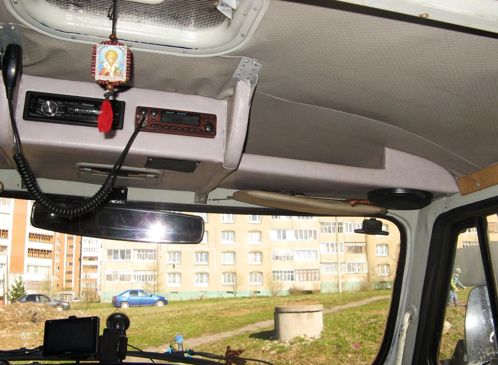 Полка верхняя под магнитолу уаз 452 буханка. Полка верхняя под магнитолу уаз 452 буханка. Консоль потолочная (полка верхняя) уаз-452 "буханка". Полка в уаз буханку. Полка потолочная уаз 469 тент.
