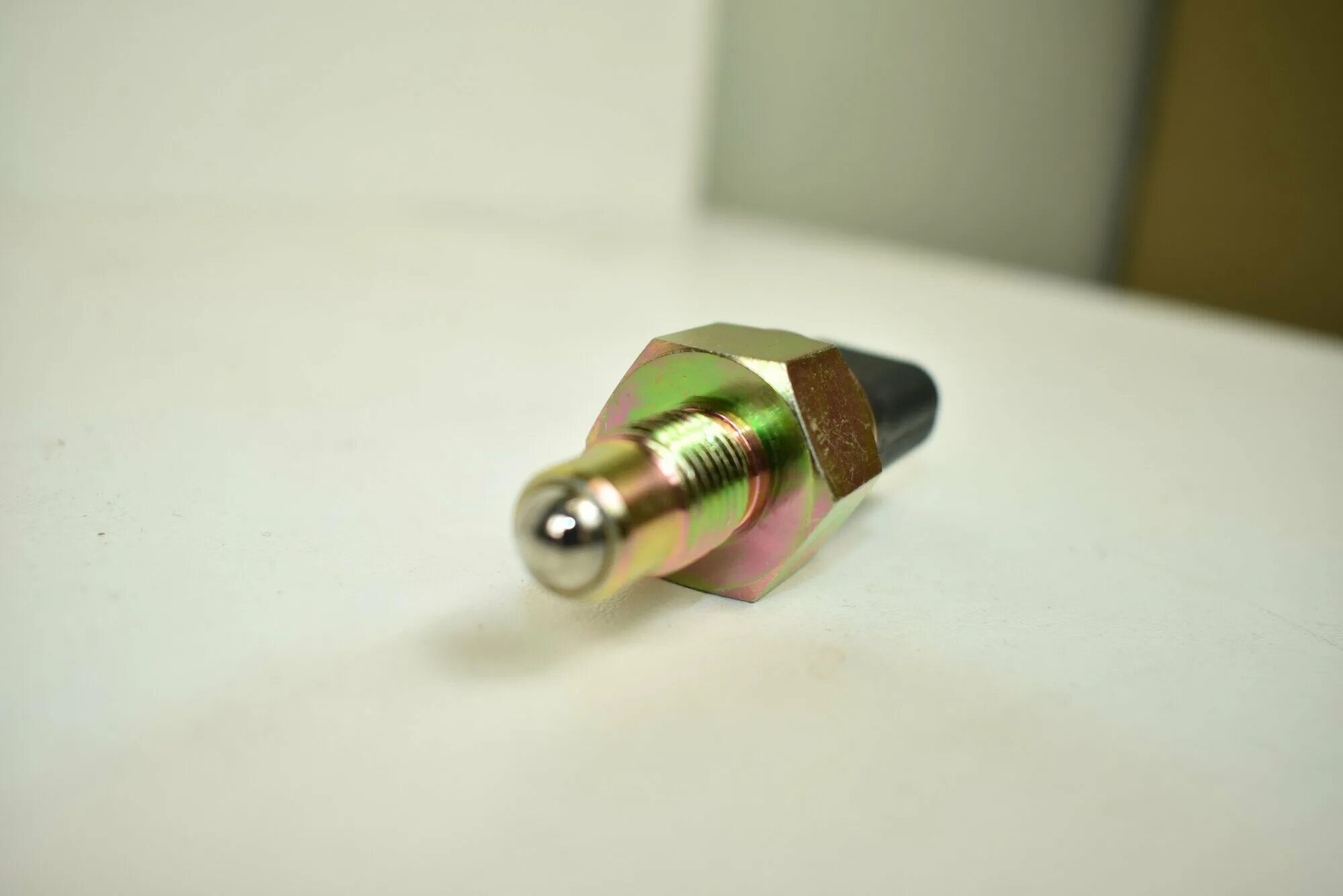 Датчик заднего хода чери тигго т11. Датчик заднего хода чери тигго. Датчик заднего хода tiggo qr523-3729500. Датчик заднего хода чери тигго. Датчик заднего хода тигго 1.