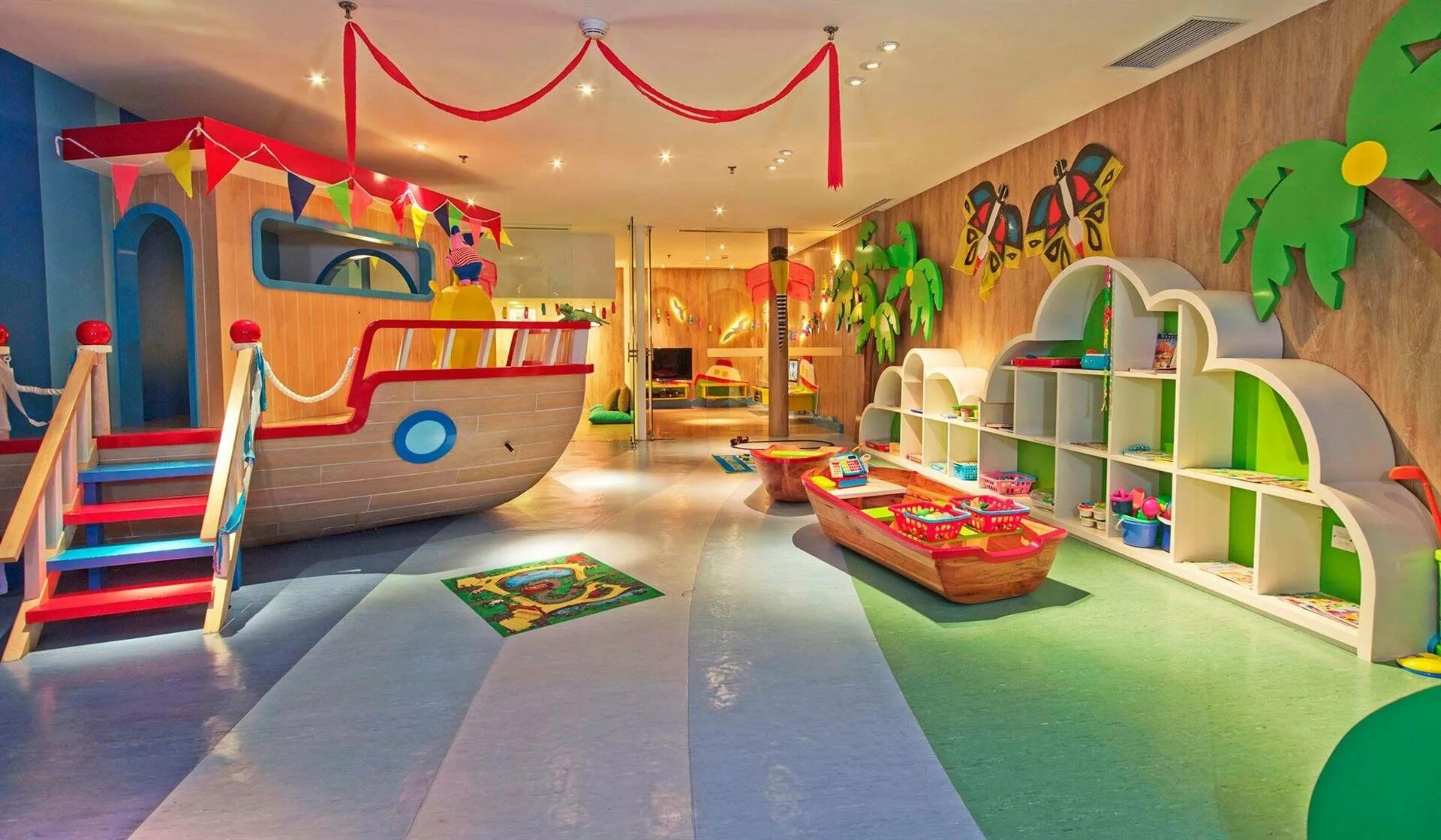 Отели для детей в россии. Игровая комната. Детская игровая комната. Игровая зона для детей. Игровая комната для детей.