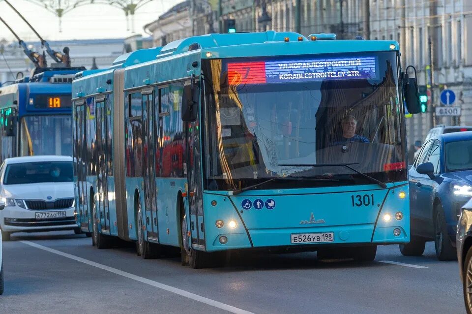 Петербург автобус пассажир. Общественный транспорт питер. автобусы в питере. новые автобусы в питере. транспортная реформа спб 2025.