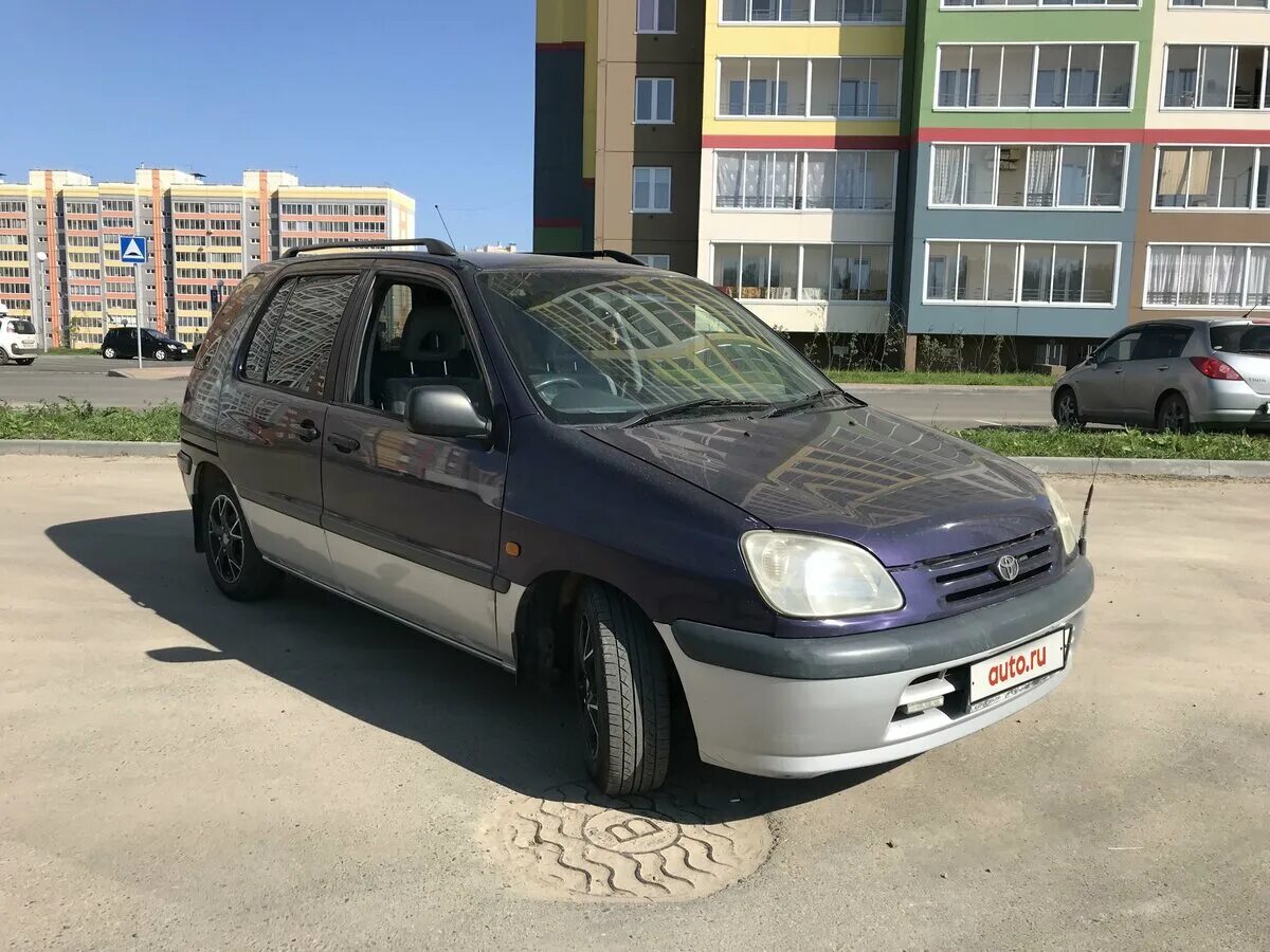 тойота раум 98 год