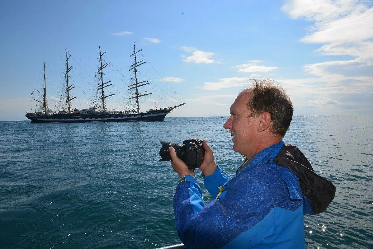 Парус над головой. Леонов над черным морем. Гребенник в черном море. Sea ak211.