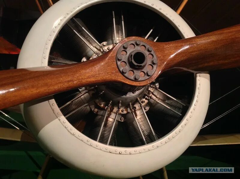 винта стар. винт ан 2. винта стар. винтовой самолёт. деревянный пропеллер.