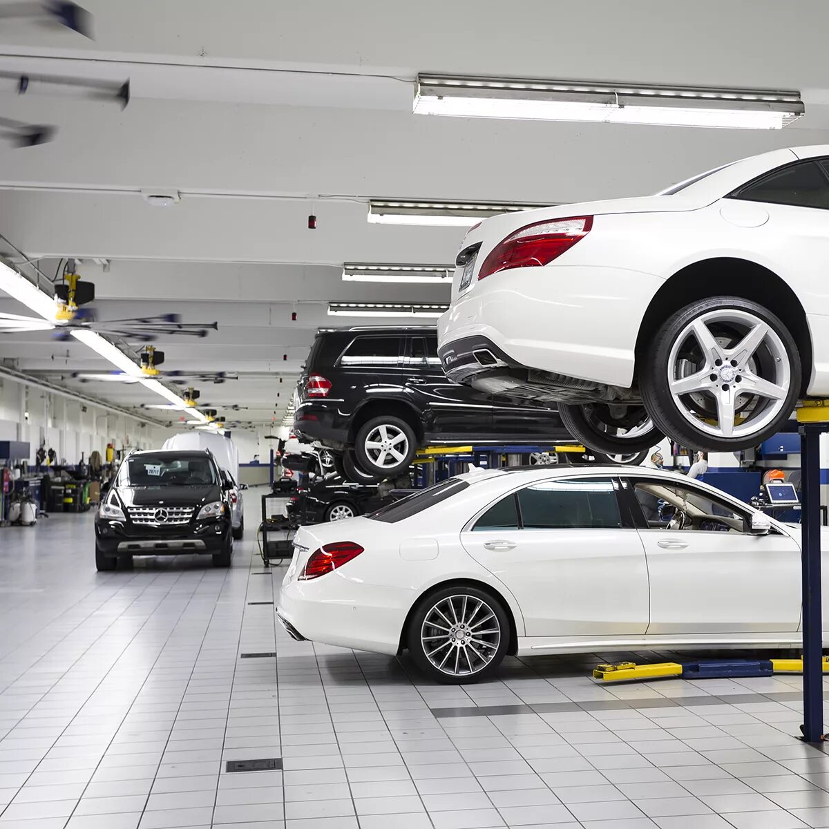 Сервис центр мерседес. Техцентр mercedes-benz. сто мерседес. техобслуживание мерседес. сервис мерседес.