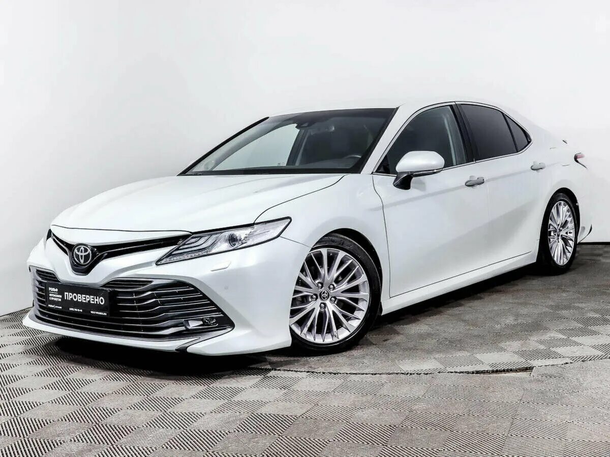 Toyota camry 2018 white. Тойота камри 2018 белая. Toyota camry 2018 black. Тойота 2018 2600000. Камри 2018 авито.