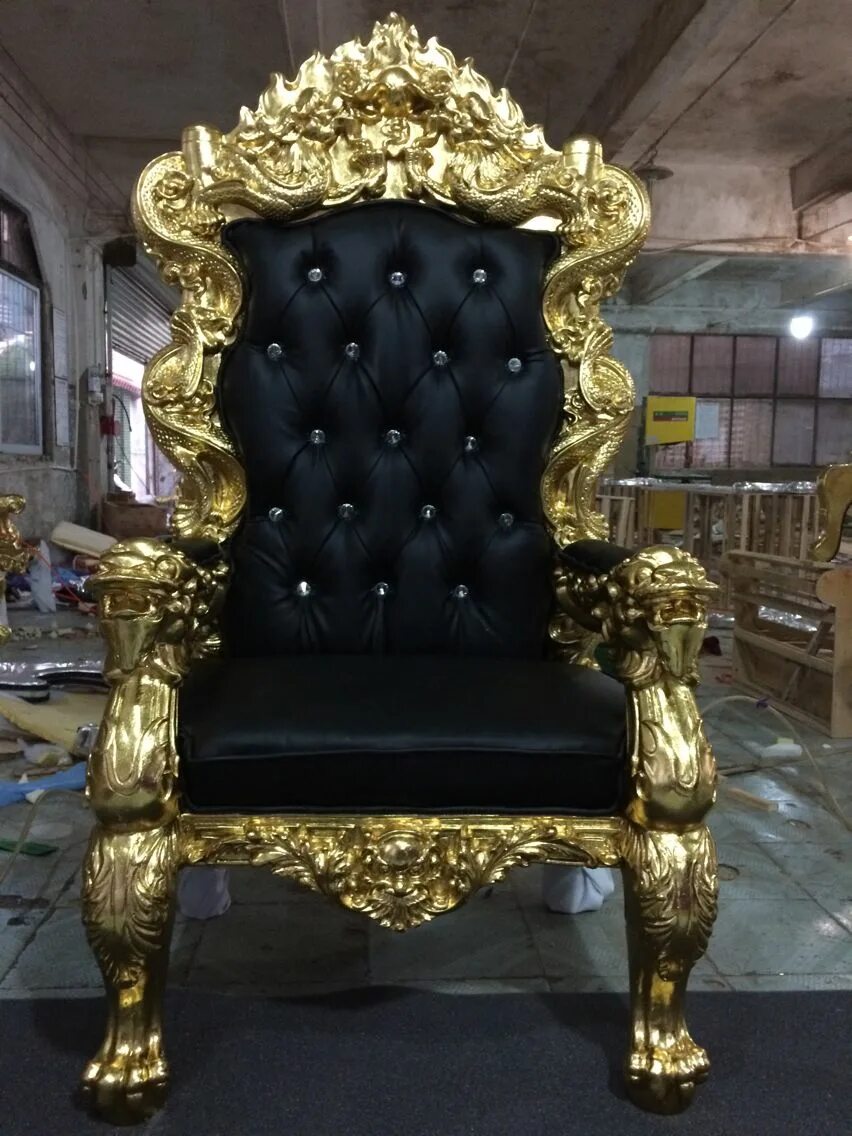 Герман трон с224. Трон петра 1. Трон королевск кресло королевский. Как называется кресло на котором сидит король. Трон короля русь.