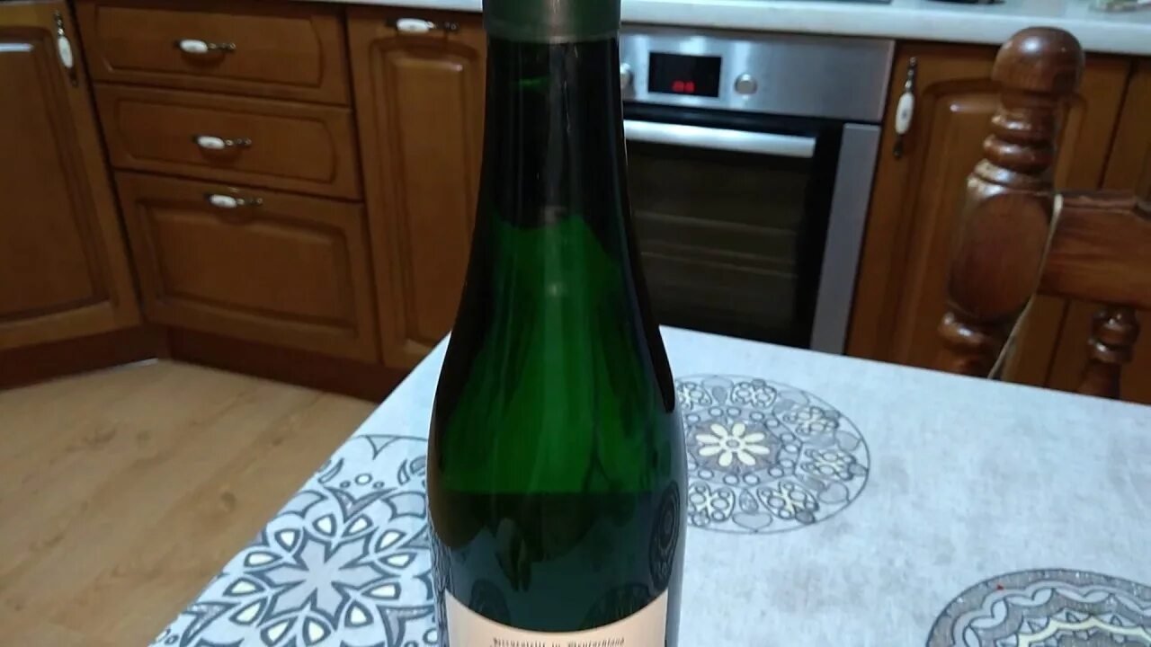 Weinhaus schneider. Вино weinhaus schneider gewurztraminer. вино weinhaus schneider riesling. вино вайнхаус шнайдер рислинг. гевюрцтраминер вино белое шнайдер.