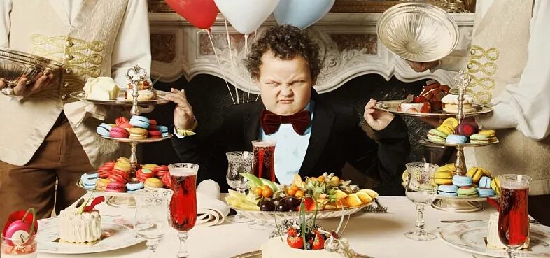 изнеженный избалованный роскошью. роскошь и богатство. изнеженный избалованный роскошью. избалованная девушка. опекающий стиль воспитания в семье.