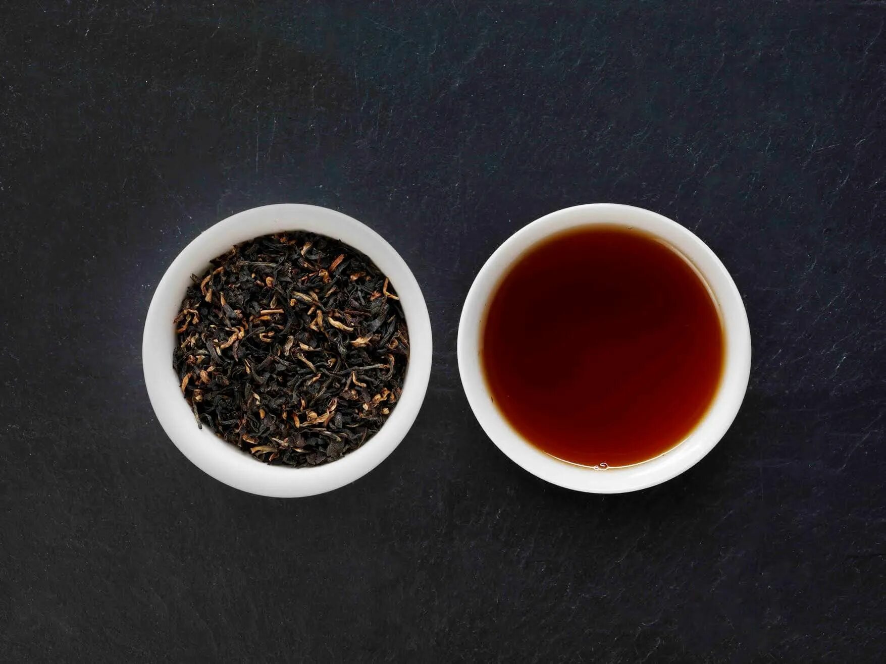 Стакан черного чая. Чай Assam Tea. Чай «Ямато». Черный чай "красный цимэнь". Чай вид сверху.