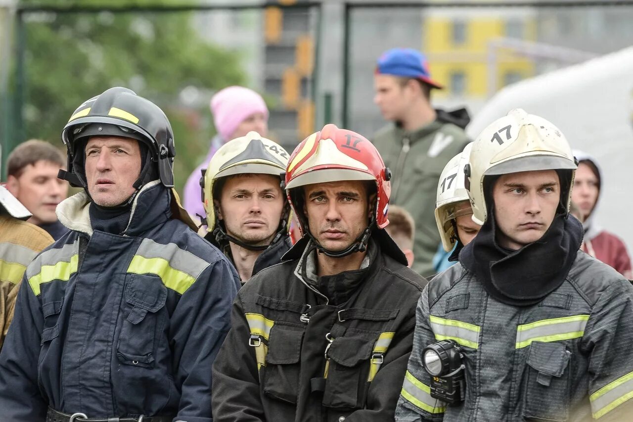 Пожарные СПБ. Пожарники Петербург. Пожарный герой. Противопожарная служба СПБ. Пожарная вс рф