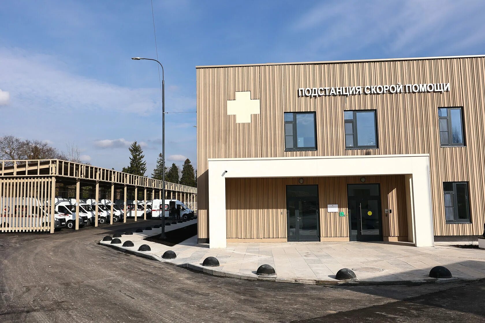 Солнечногорский. Здание больница эксперт. Гуманитарная помощь украине. Савостин андрей петрович солнечногорск. Россия помогает донбассу.