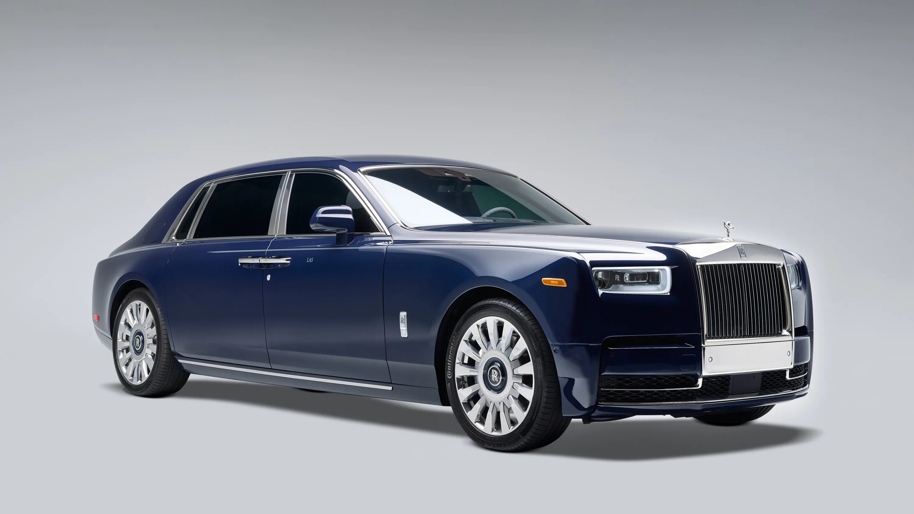 Rolling 2021. Роллс Ройс Phantom 2021. Rolls Royce Phantom EWB 2021. Роллс Ройс Фантом 2022. Rolls Royce Phantom long 2021.