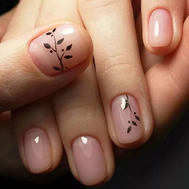 Какой маникюр делать на короткие ногти маникюр в школу для 11 класса Nails, Gel nails, Nail manicure