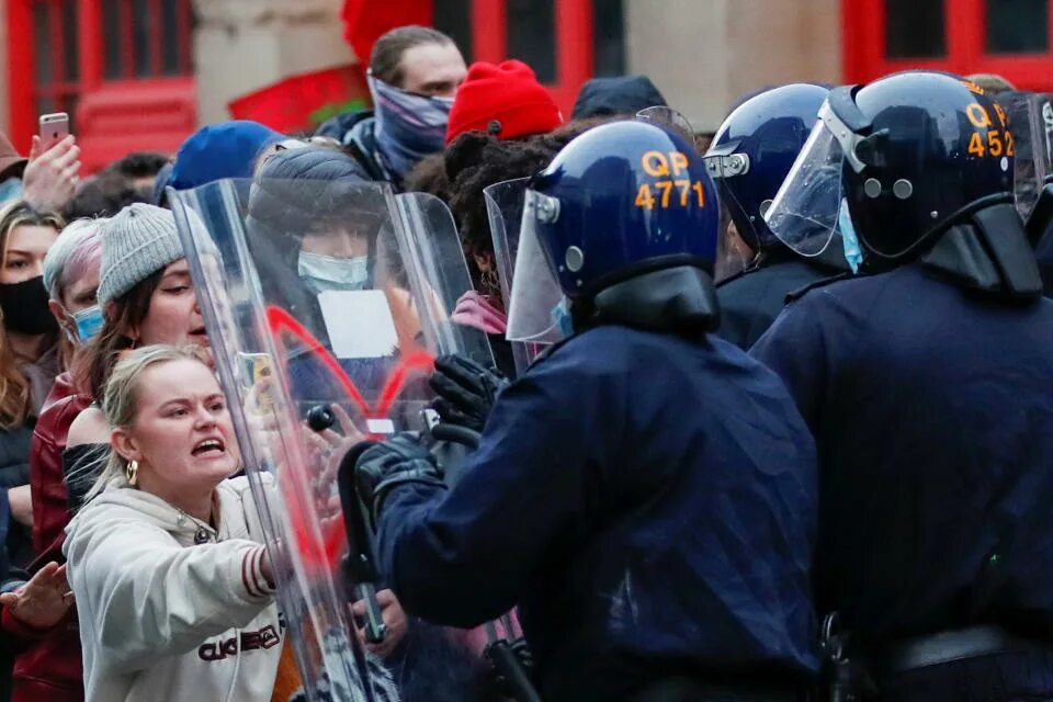 Что происходит в британии. Волнения в Британии. Протесты в Британии.