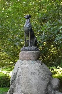 Памятники животным
