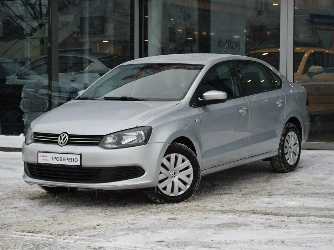 Поло год выпуска. Поло 2012 седан 1. Фольксваген поло 5 поколение. Volkswagen polo год выпуска 2018. Поло 5 седан.
