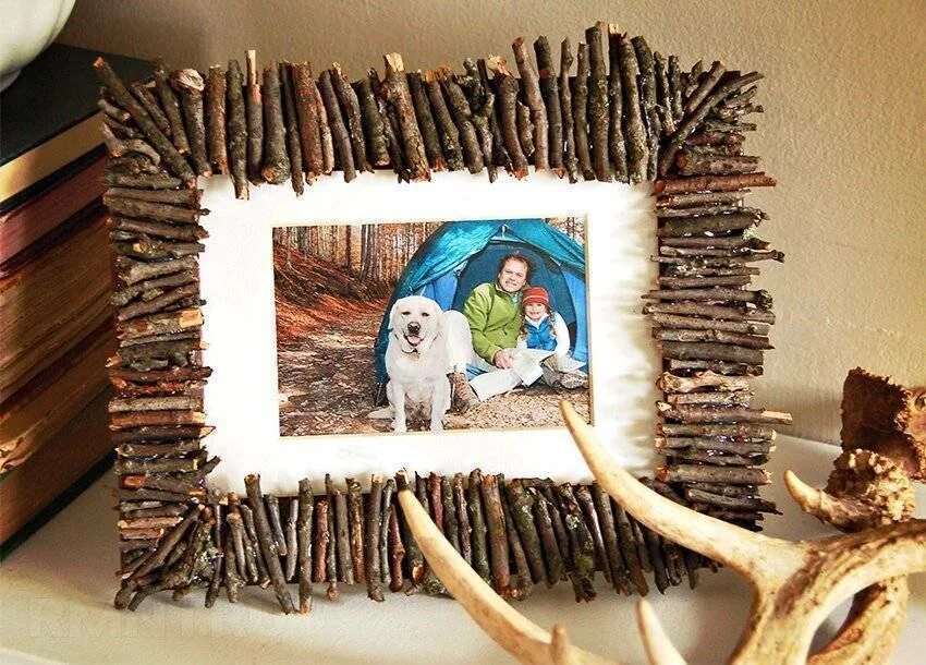 Рамочки из природных материалов. Оригинальная рамка для фото. Фоторамка из веток. Рамка для фото. Рамка из необычных материалов.