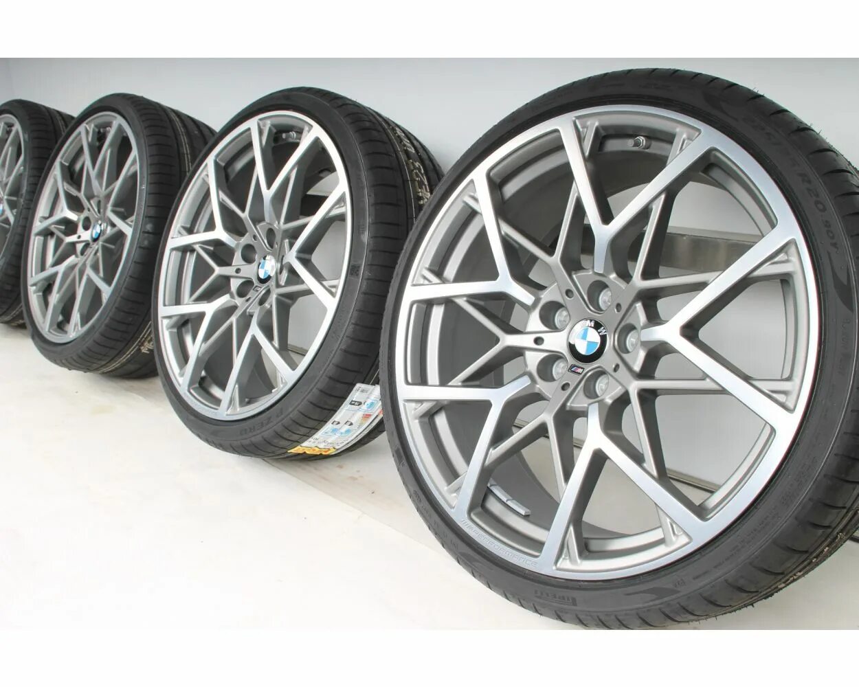 Шины бмв g20. 795 стиль bmw g20. bmw g20 795m. bmw 795 style. 795 стиль bmw.