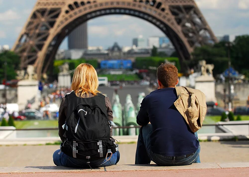 Туристы в Европе. Туризм в городе. Туристы в Париже. Турист. France travel