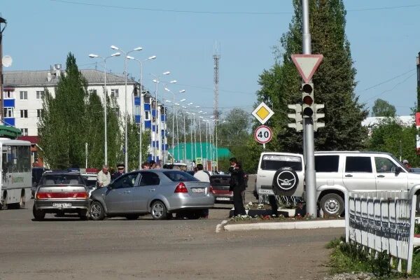 Когалым янаул. Дельта Янаул. Янаул город. Кафе Янаул в городе Янаул. Светофор Янаул.