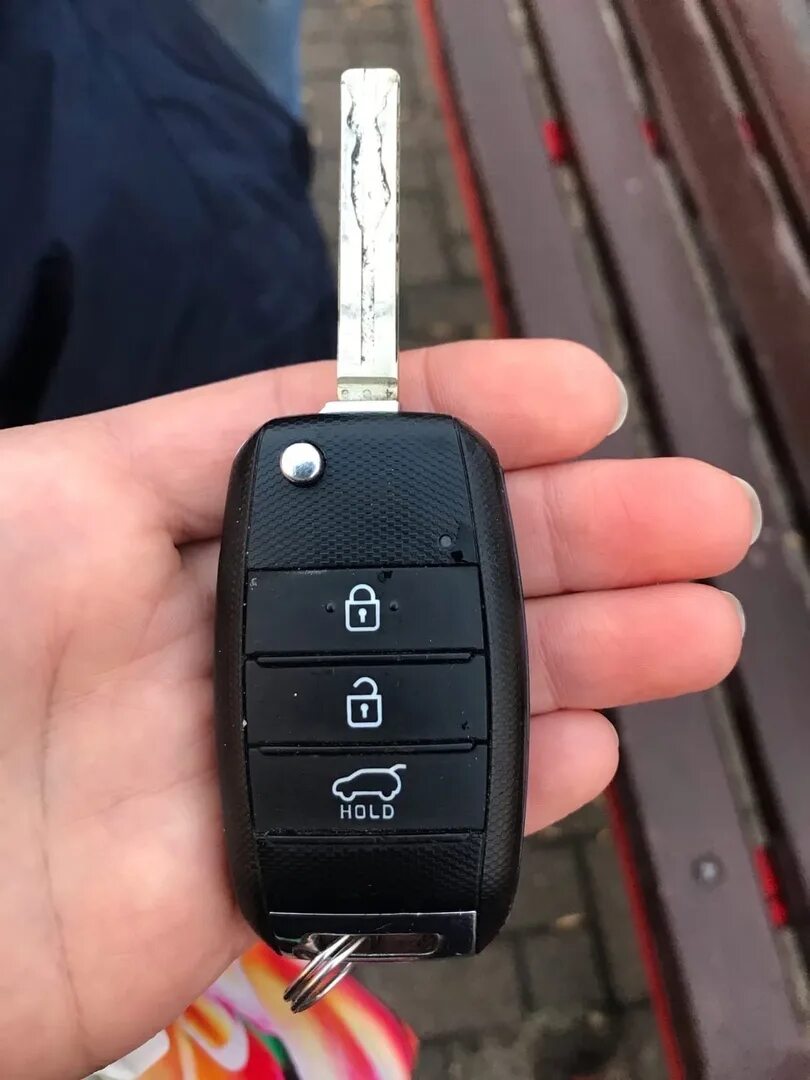 Ключи найдены авто. Ключи найдены авто. Ключи от автомобиля. Ключ mitsubishi ключ машины mitsubishi. Найдены ключи от машины спб.