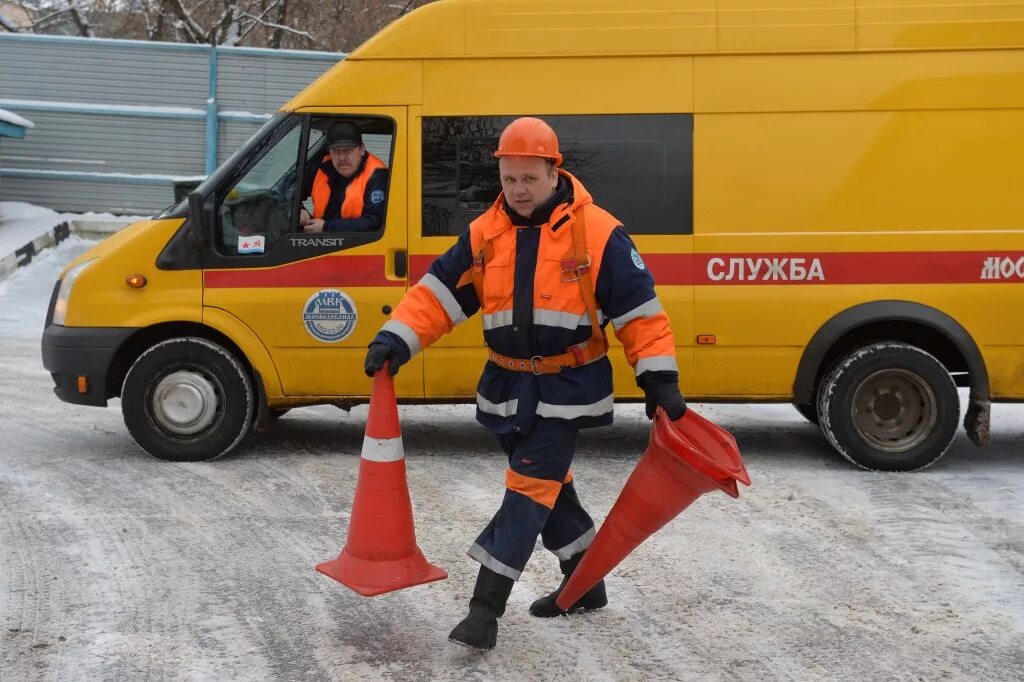 Служба аварийки. Аварийная служба Мосводоканал. Аварийная служба Мосводоканала. Электрик аварийная служба. Аварийная служба Москва.