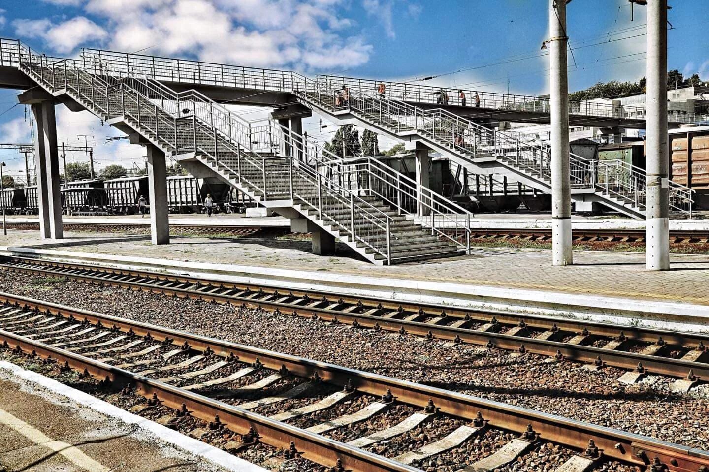 Переходы железной дороги. Пешеходный мост ржд. Жд переход. Пешеходный мост жд вологда. Поселок мга ленинградской области жд мост пешеходный новый.