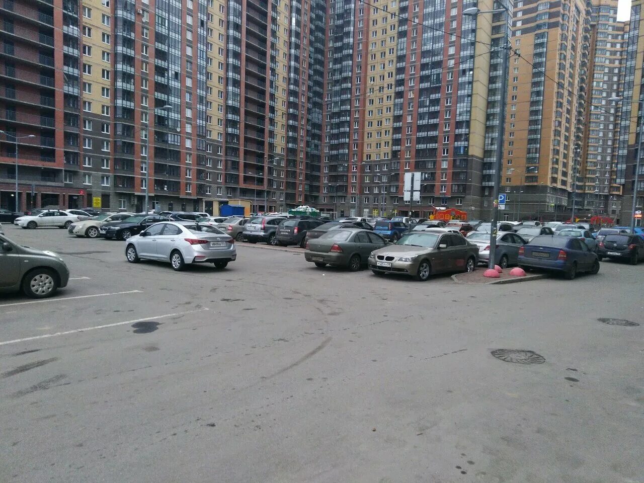 парнас фёдора абрамова 8 паркинг. мега теплый стан подземная парковка. парковка на парнасе. стоянка п2 на макс. парнас паркинг.