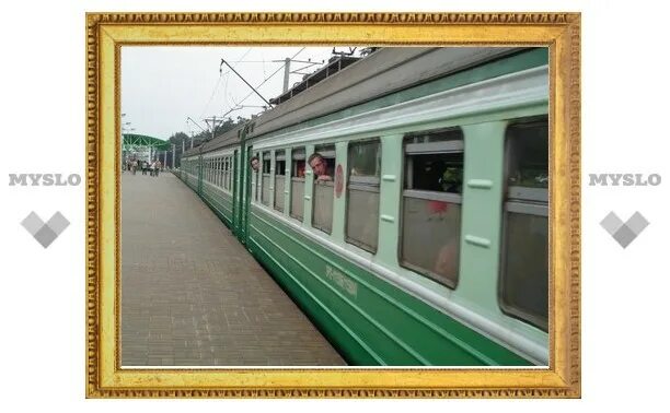 Станция новогиреево электричка. Поезд тула-шульгино. Станция тарусская тульская область. Электричка москва. Поезда 80-х годов.