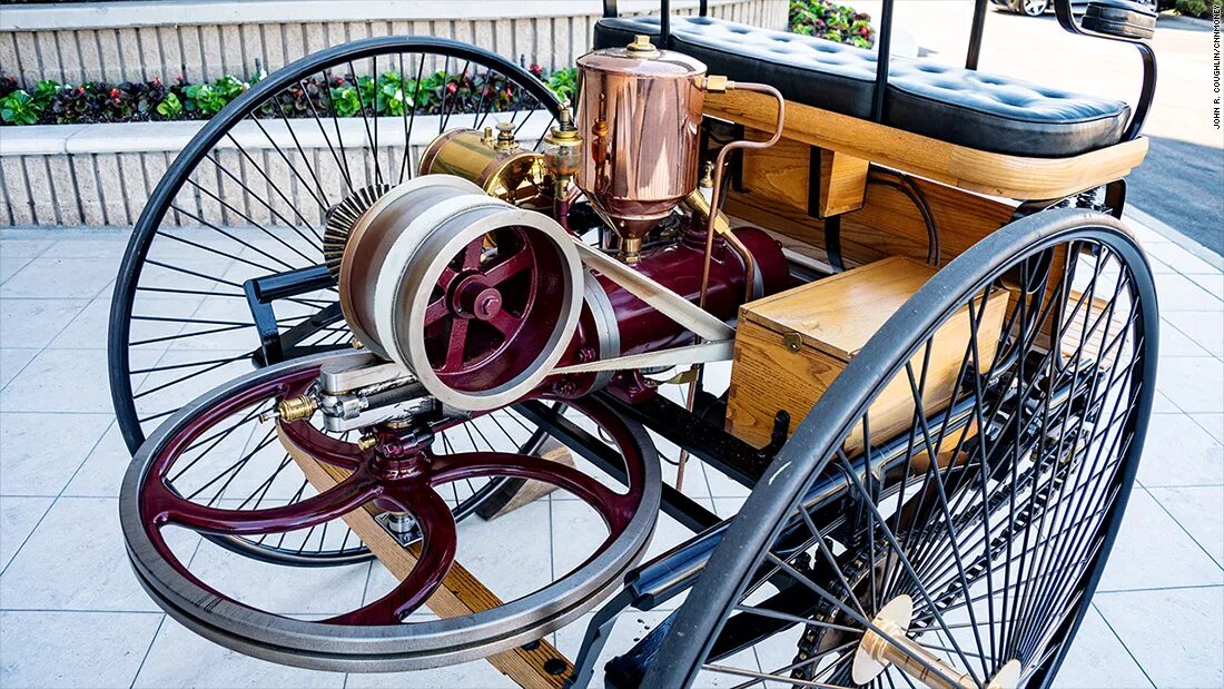 Первый автомобиль внутреннего сгорания. Benz Patent-Motorwagen 1886. 1886 Benz Patent-Motorwagen мотор.