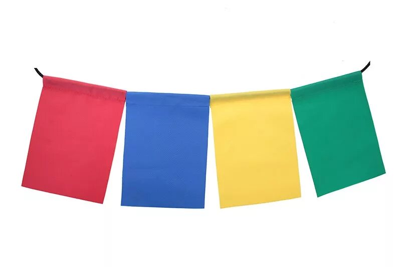 Рисование разноцветные платочки сушатся во второй младшей. Флажная лента 6 м (флажки треугол 22*15). Флажки на шнурке триколок 2,5м. Разноцветные флажки на веревке. Цветные флажки на веревочке.