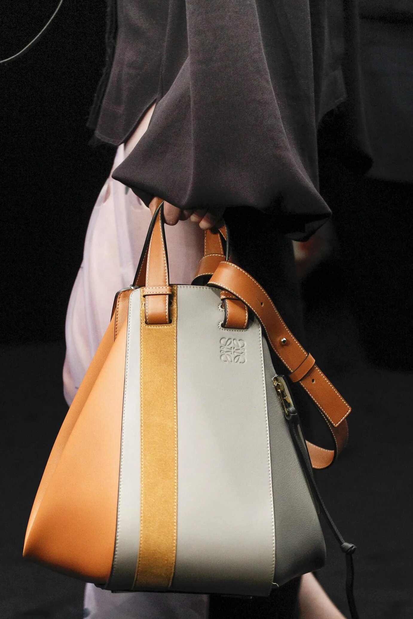Стильные женские сумки. Кристиан диор сумка зеленая. Michael kors сумки 2018. Модные женские сумки. Модные сумки красного цвета.