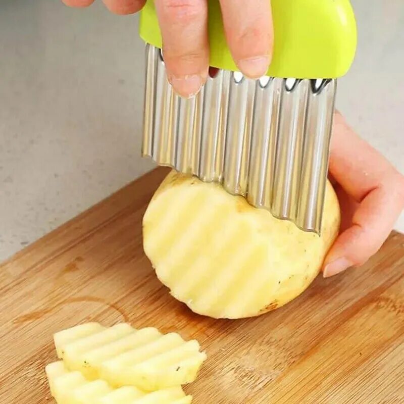 Нож для картофеля купить. Картошка фигурным ножом. Нож для фигурной резки овощей. Фигурный нож для картофеля. Фигурный нож для овощей волнистый.
