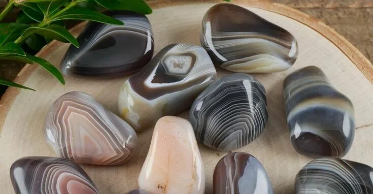 Power & Benefits of Grey Banded Agate: Grey Banded Agate is a stone that offers 