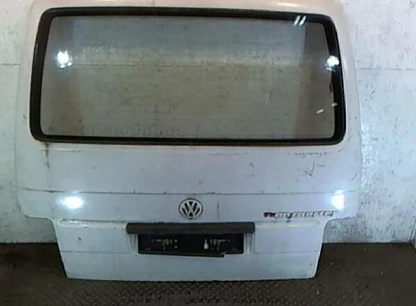 Volkswagen t4 дверь. Volkswagen t4 задняя дверь. Задняя дверь VW t4. Задняя дверь Фольксваген Транспортер т4. Двери Фольксваген Транспортер т4.