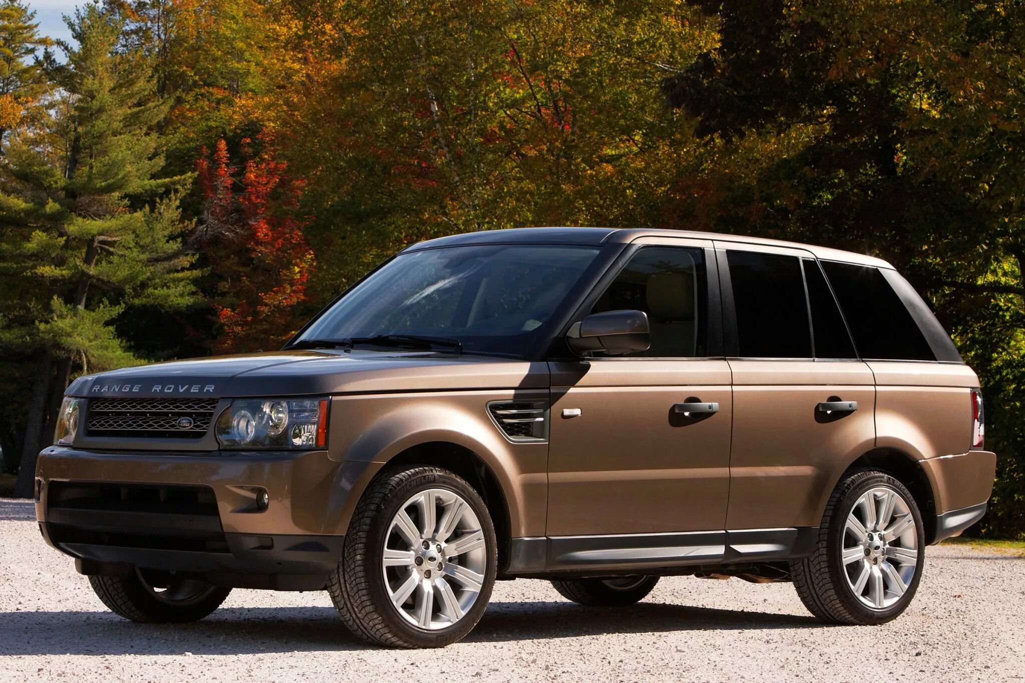 Range rover расход. Land rover range rover sport 2010. range rover sport 2010. range rover sport hse 2009. рендж ровер 2010 коричневый.