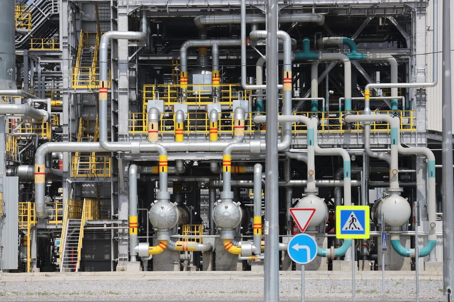 Применение отходов и побочных продуктов нефтехимических производств для получени