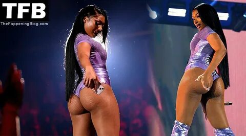 Megan Thee Stallion Showcases Her Big Boobs on Stage at the 2022 iHeartRadi...