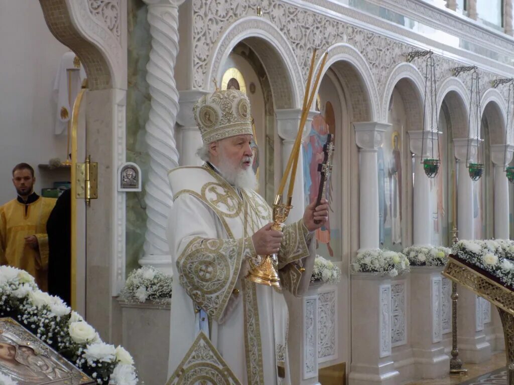 Патриарх освятил новый храм москвы. Храм рождества пресвятой богородицы курган. Патриарх освятил храм. Освящение никольский собор павшинская пойма. Патриарх освятил храм.