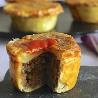 Австралийский пирог с тушенкой