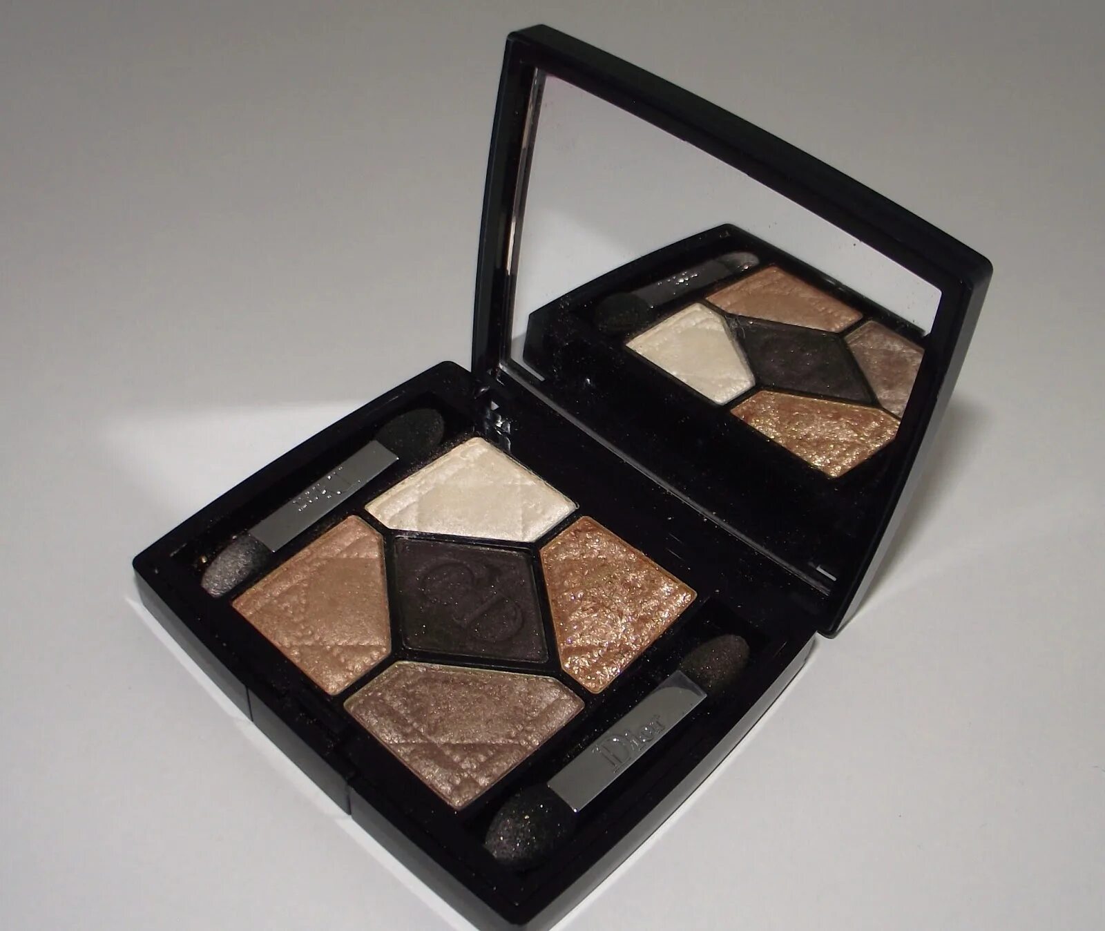 Тени christian dior 5 couleurs. Тени dior 5 couleurs 549. Dior 508 тени. Christian dior 5 couleurs 777. Диор тени 5.