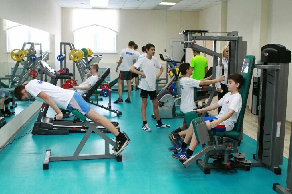 спорт в кемерово. губернский центр спорта кузбасс. город кемерово парк жукова - спортивная площадка. спорт в кемерово. кемерово ледовый дворец притомский 14 мая.