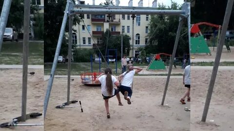 Шумят во дворе