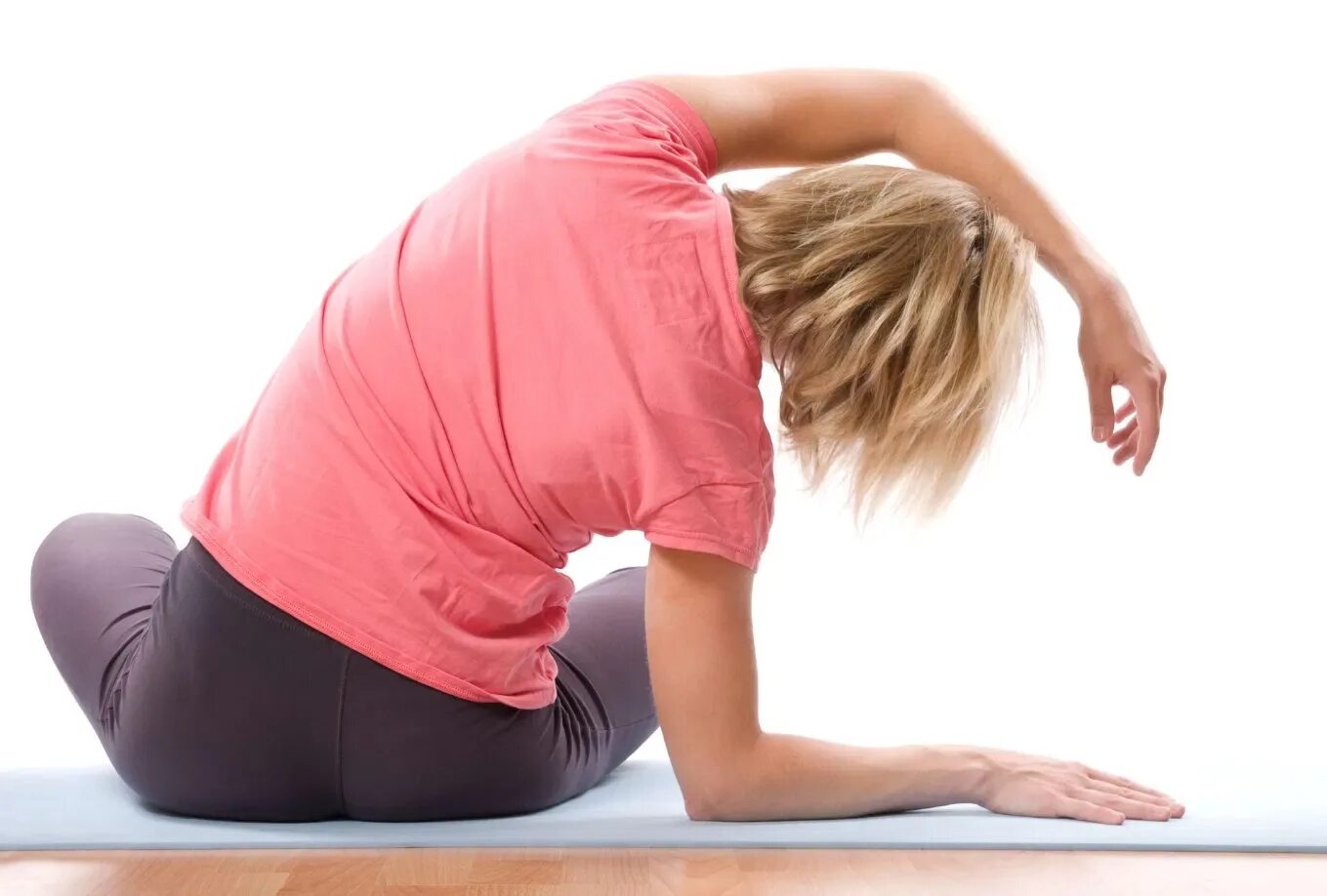 Массаж при остеохондрозе позвоночника. Остеохондроз пояснично крестовый отдел позвоночника. Остеохондроз грудного отдела симптомы. Остеохондрома грудного отдела. Межпозвоночная грыжа грудного отдела.