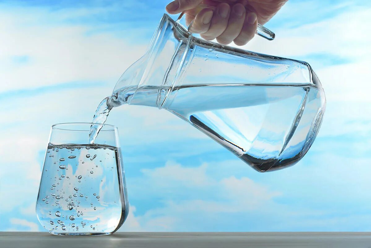Пить фильтрованную воду. Чистая вода. Питьевая вода. Чистая питьевая вода. Чисата Шода.
