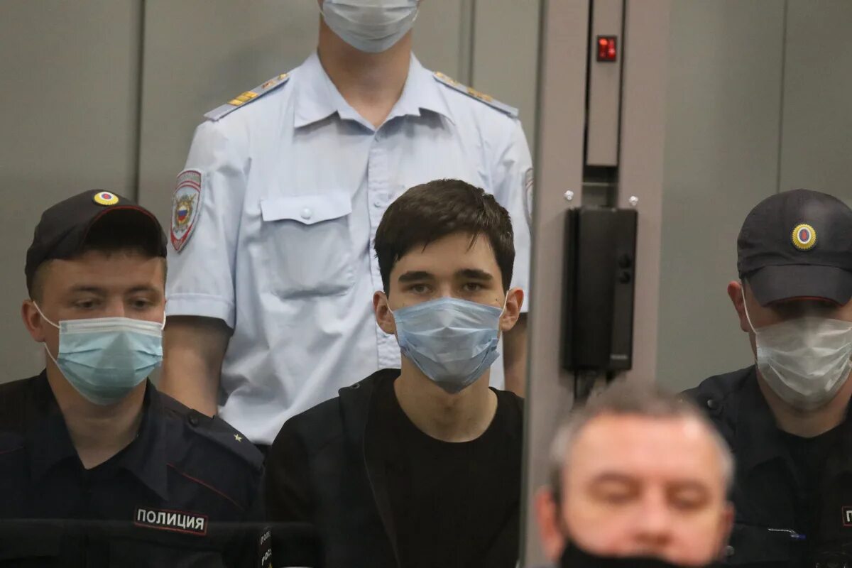 ильназ галявиев казанский стрелок ружье. ильназ галявиев казанский стрелок допрос. пожизненный расстрел. массовое убийство в казанской гимназии № 175. ильназ галявиев казанский стрелок.